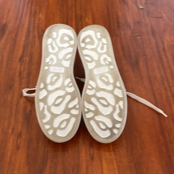 Alexander McQueen white leopard sneaker. Size 38 - Picture 5 of 6